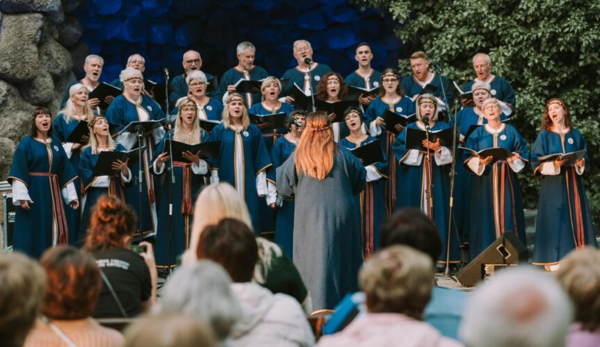 Kamerinis choras „KRISTALE“