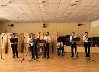 Vokalinis – instrumentinis ansamblis